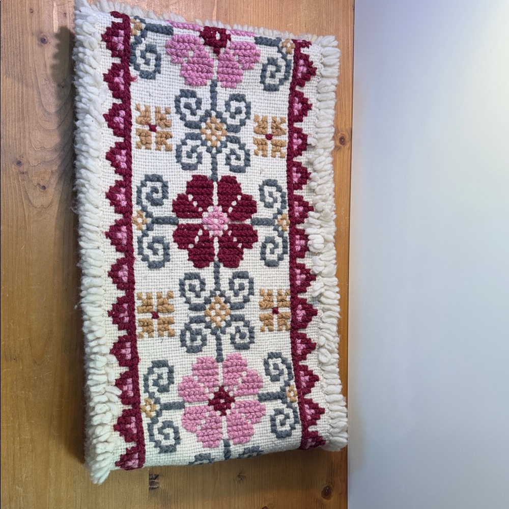 Floral Patterned handmade Table Runner with Fringe - Picture 5 of 7